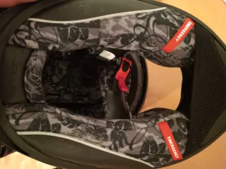 Casco Scorpion Negro y Rosa