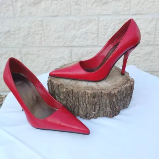 Zapatos de tacón rojos marca Blanco talla 39