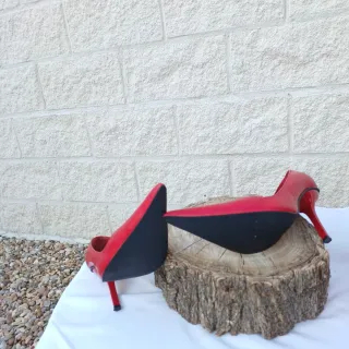 Zapatos de tacón rojos marca Blanco talla 39