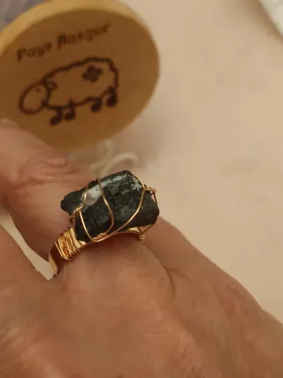 Anillo ajustable piedra verde y oro