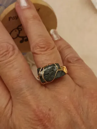 Anillo ajustable piedra verde y oro