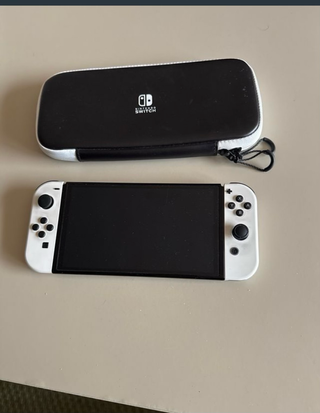 Nintendo Switch OLED Bianca e Nera
