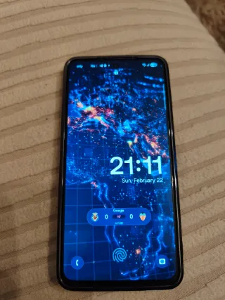 Samsung Galaxy S21 FE con funda