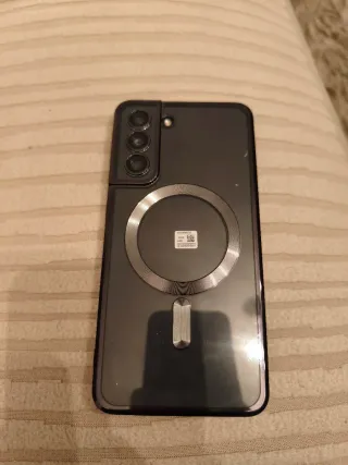 Samsung Galaxy S21 FE con funda