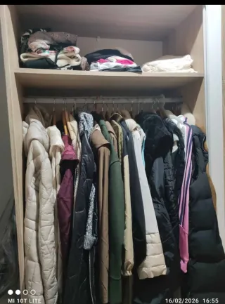 Armario ropero madera y blanco