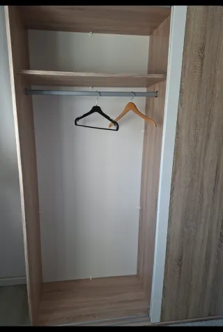 Armario ropero madera y blanco