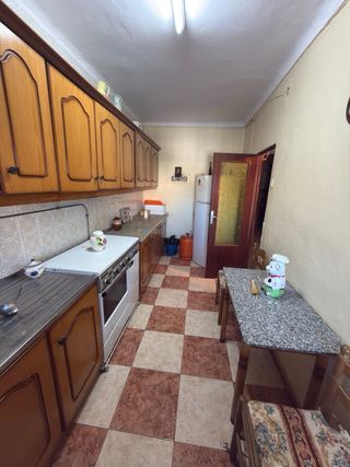 Se vende casa amplia con patio y salida a 2 calles