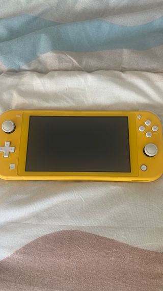 Nintendo Switch LITE Amarillo