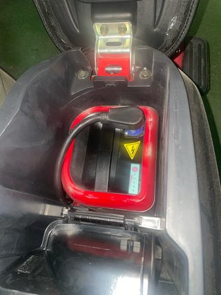 Moto Cecotec Skull Negra y Roja