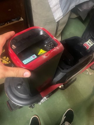 Moto Cecotec Skull Negra y Roja