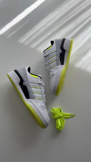 Adidas Forum x Indigo Herz Blancas y Amarillas