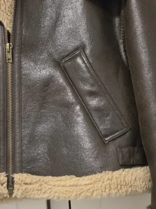 Chaqueta Zara efecto piel forrada S