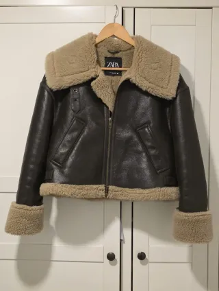 Chaqueta Zara efecto piel forrada S