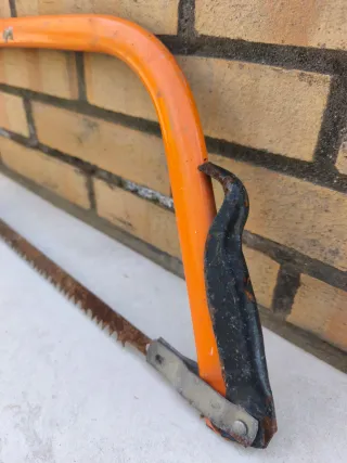 Sierra de arco naranja