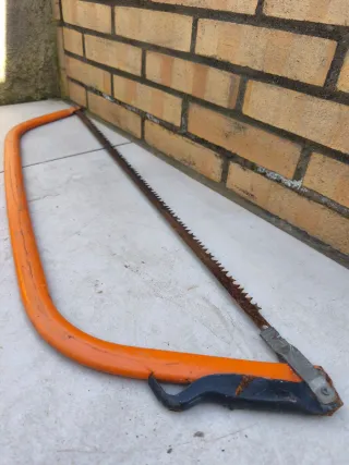 Sierra de arco naranja