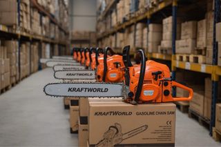 Lote completo  Generador motosierra y maletin...