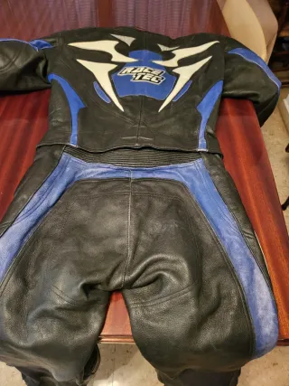 Mono de piel talla 48 Gericke