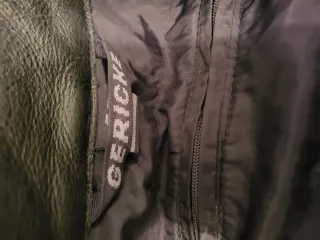 Mono de piel talla 48 Gericke