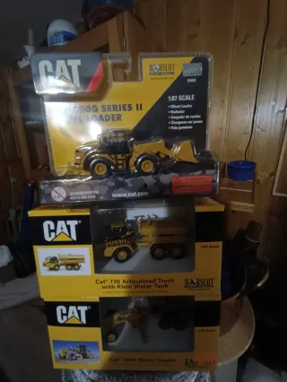 Maquetas CAT 1:87 - Camión y Motoniveladora