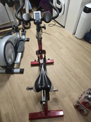 Bicicleta Estática Roja