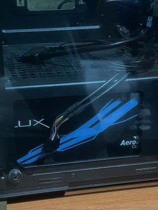 Caja pc gamer Micro ATX + Fuente Alimentación