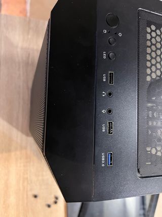 Caja PC Gaming con luz RGB