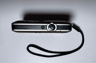 Canon IXUS 100 IS - 12.1MP Zoom 3x - HD 720p