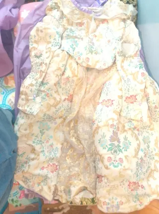 Trajes de Fallera Negro y Dorado 200€ cada uno