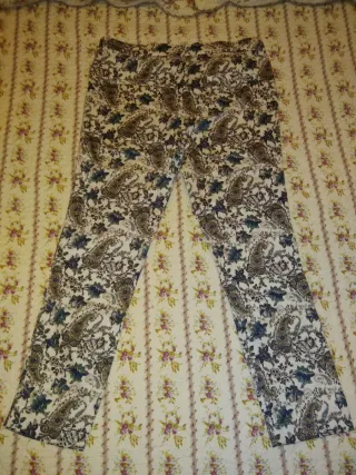 Pantalón recto Encuentro Talla M Estampado