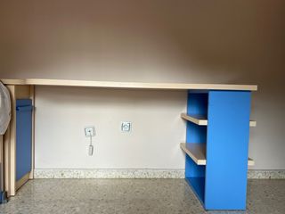 Dormitorio juvenil en muy buen estado.