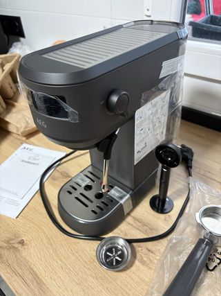 Cafetera Espresso AEG EC6-1-6BST