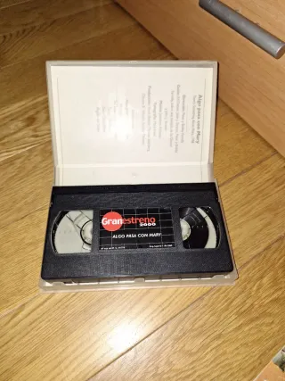 VHS Algo Pasa Con Mary (Comedia Romántica)