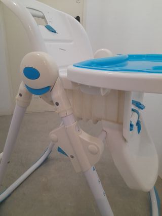 Trona plegable bebé azul y blanca