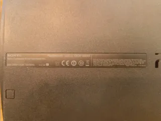 PS3 Slim, 4 mandos, 16 juegos, 2 micrófonos y mas