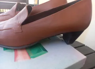 Zapatos de tacón marrones talla 36