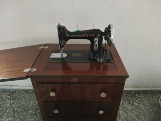 Máquina de coser Sigma antigua