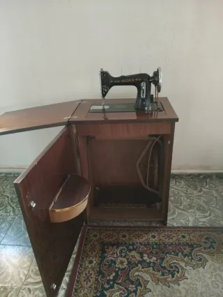 Máquina de coser Sigma antigua