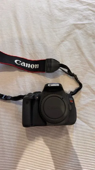 Cámara Canon T3i + Objetivo 18-55mm
