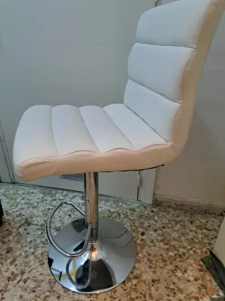 Silla de maquillaje blanca