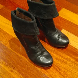 Botines de piel negro