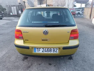 Volkswagen Golf 2000