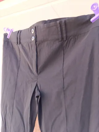 Elegante pantalón negro de vestir