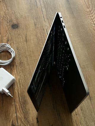 MacBook Pro 13 2019 i5 8GB RAM 256GB