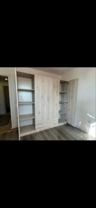Armario blanco 3 puertas y 2 cajones