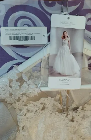Vestido de Novia White One Modelo  Felicidad 38 S
