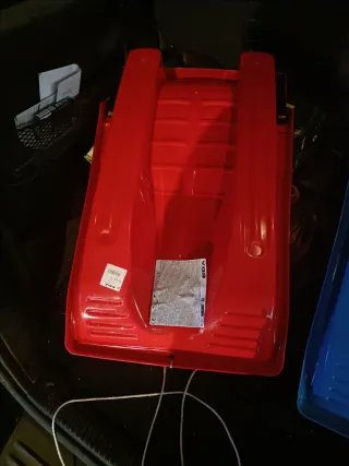 Trineos rojos y azules