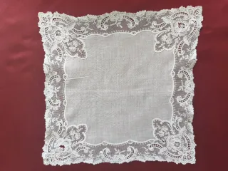 Pañuelo de encaje antiguo