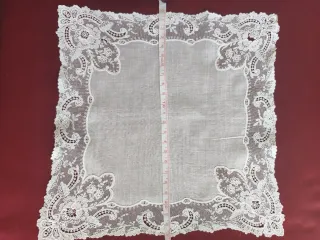 Pañuelo de encaje antiguo