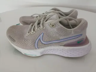 Zapatillas Nike Invincible 2 Mujer