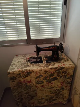 Máquina de coser Singer antigua